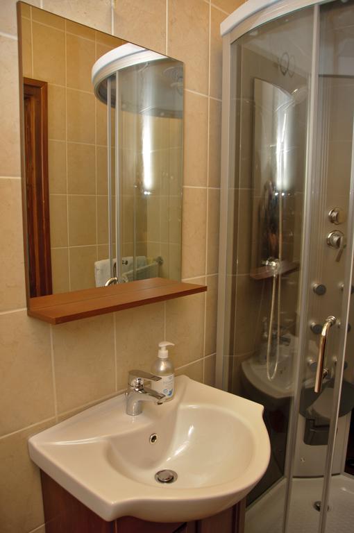 Antiklak Hotel Doboz Ruang foto